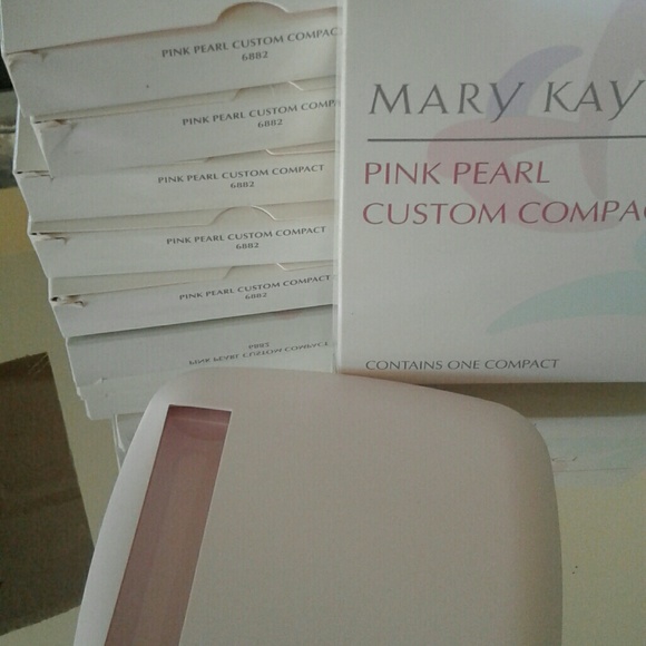 Mary Kay Pink Pearl Custom Compact - Picture 3 of 4